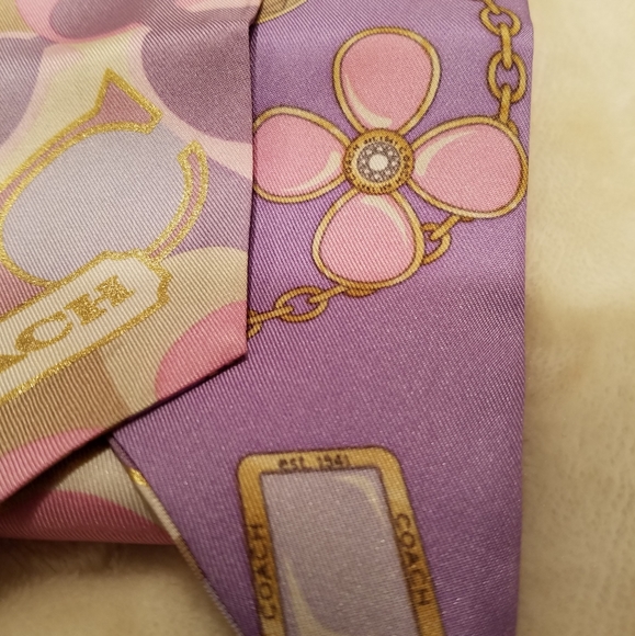 RARE!!! 🍃MINT🍃Coach Jewelry Motif Scarf - Picture 2 of 6